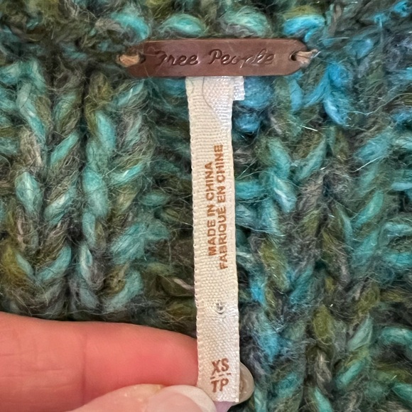 S - FREE PEOPLE - long vest 49 inch NWOT - Picture 3 of 6